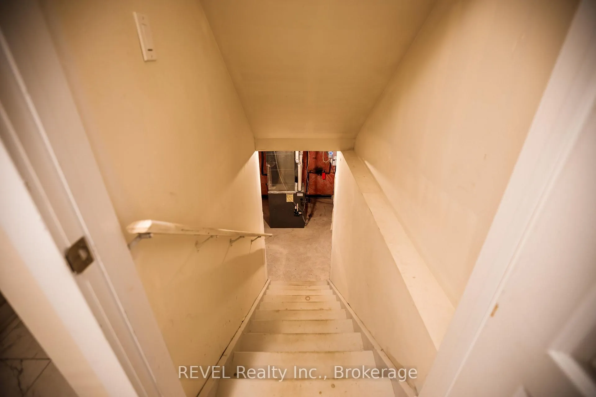 Photo 32 of 16 Stern Drive, Welland, Dain City — HOMEH