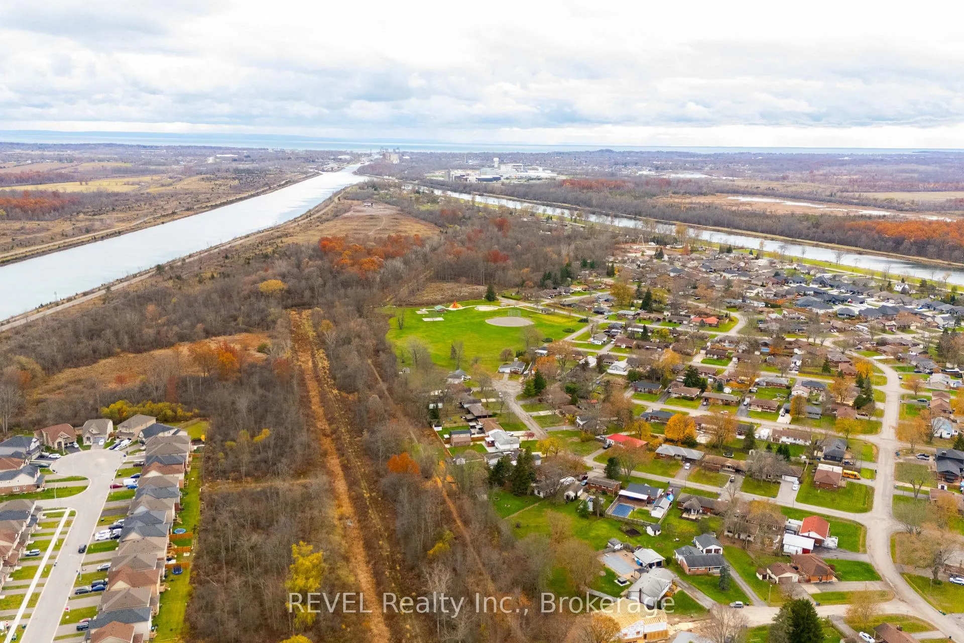 Photo 36 of 16 Stern Drive, Welland, Dain City — HOMEH