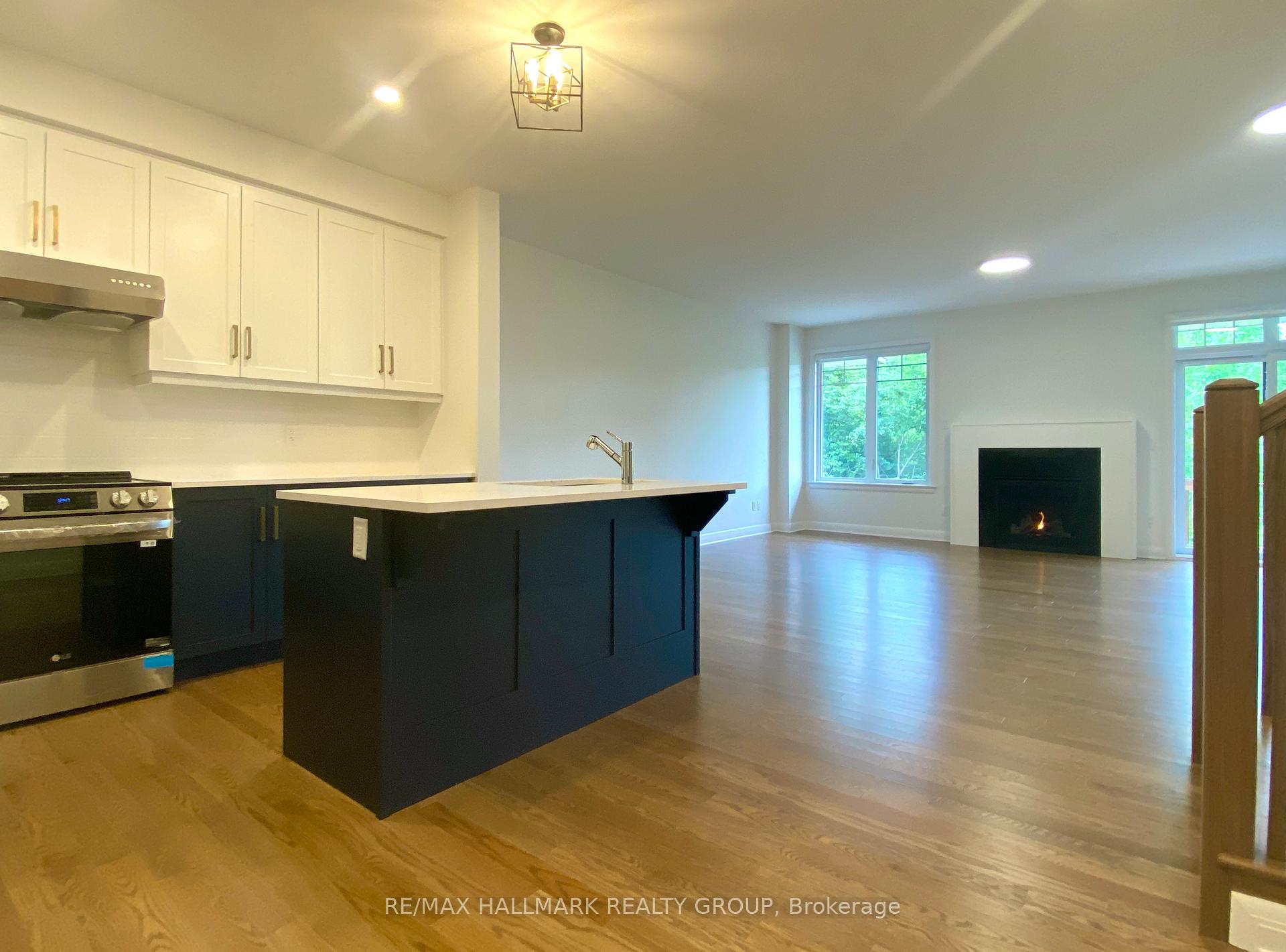 Photo 7 of 35 KINVER Private, Ottawa, Bel Air Heights — HOMEH