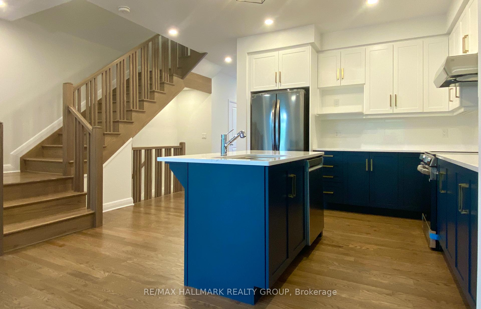 Photo 9 of 35 KINVER Private, Ottawa, Bel Air Heights — HOMEH