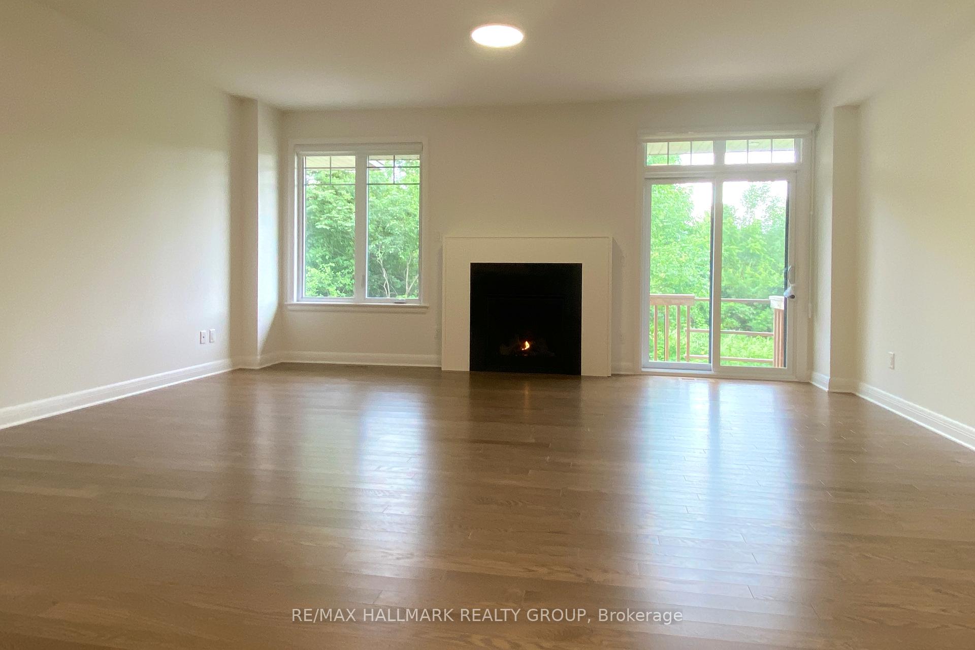 Photo 10 of 35 KINVER Private, Ottawa, Bel Air Heights — HOMEH