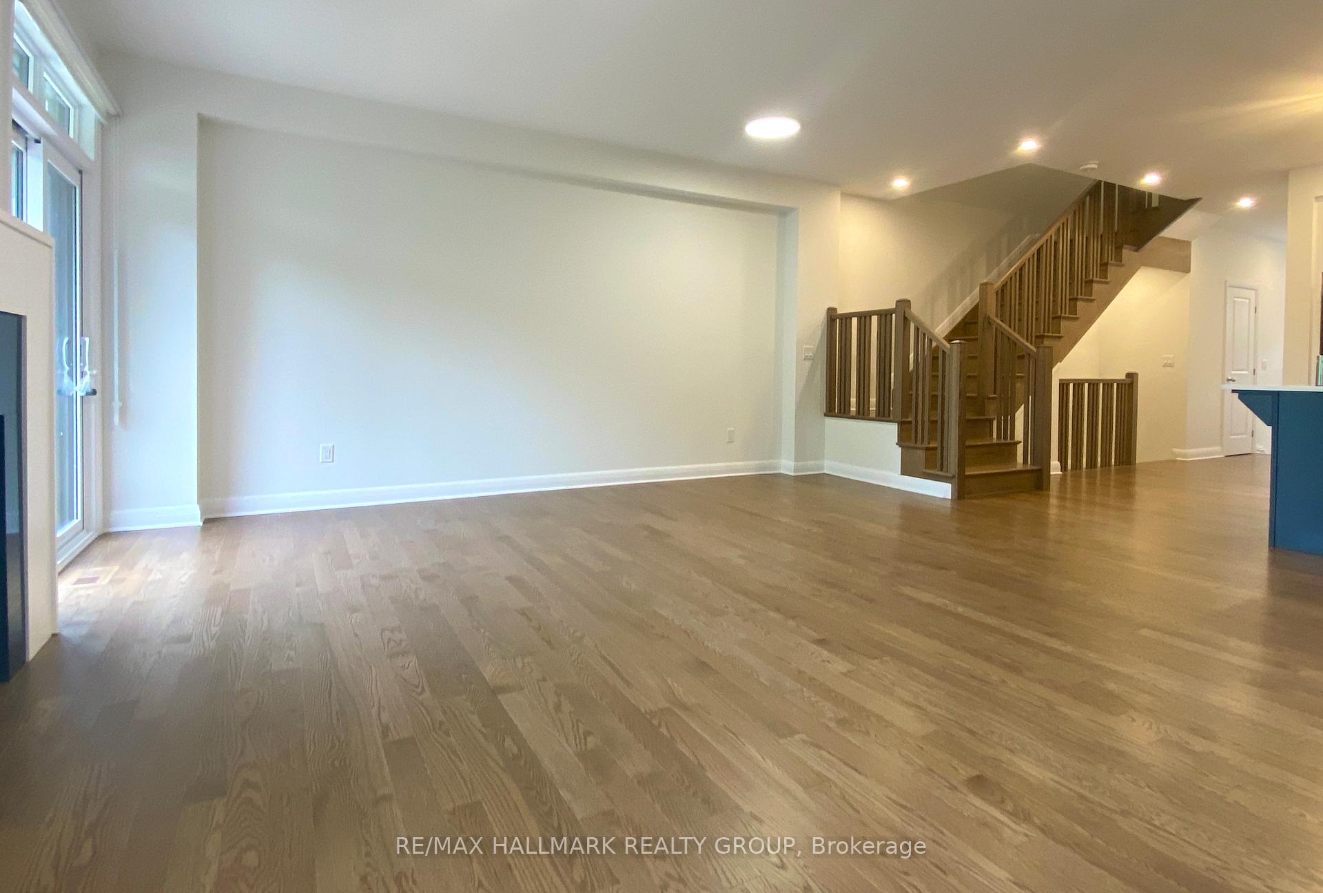 Photo 12 of 35 KINVER Private, Ottawa, Bel Air Heights — HOMEH