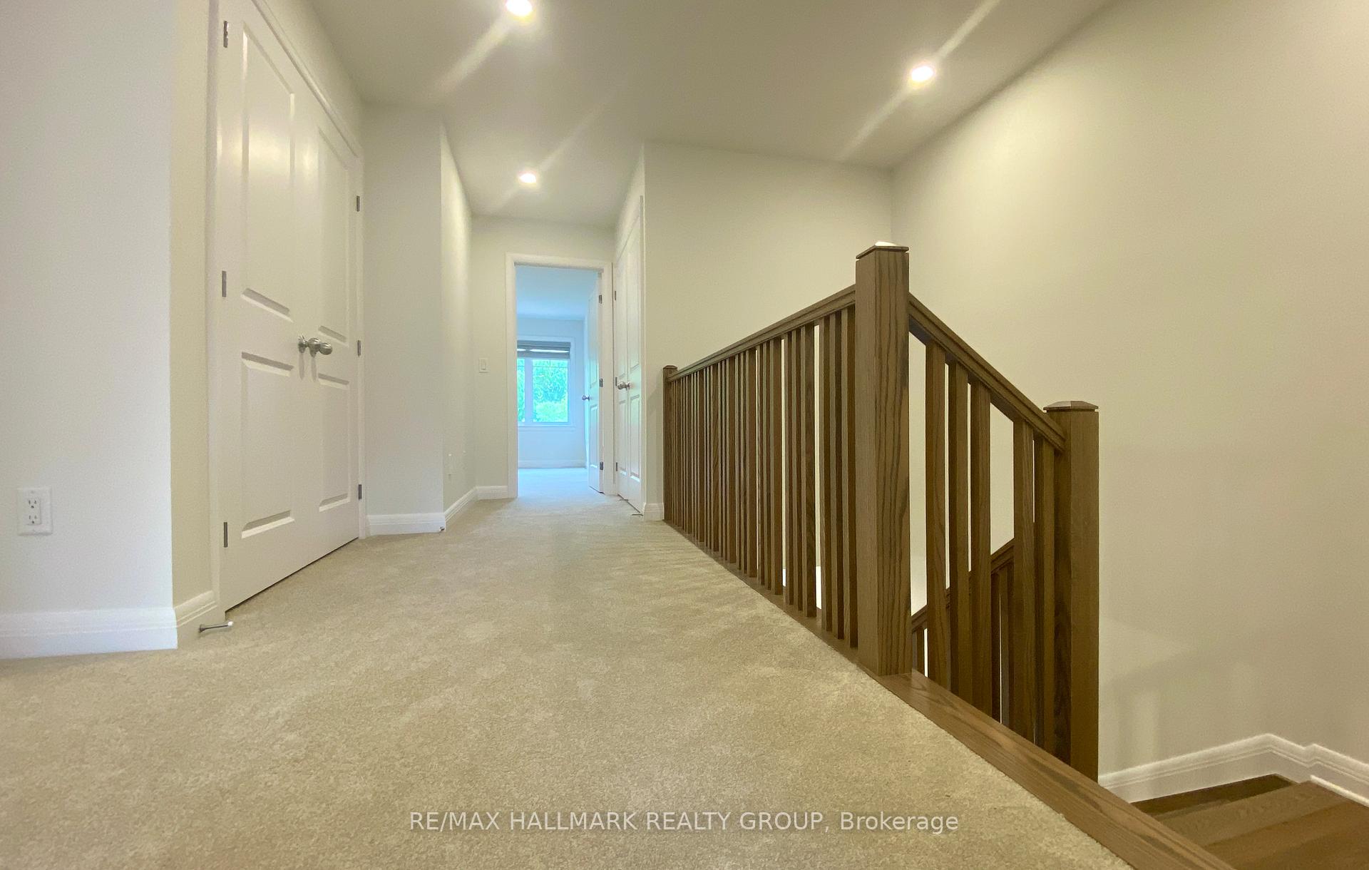 Photo 14 of 35 KINVER Private, Ottawa, Bel Air Heights — HOMEH