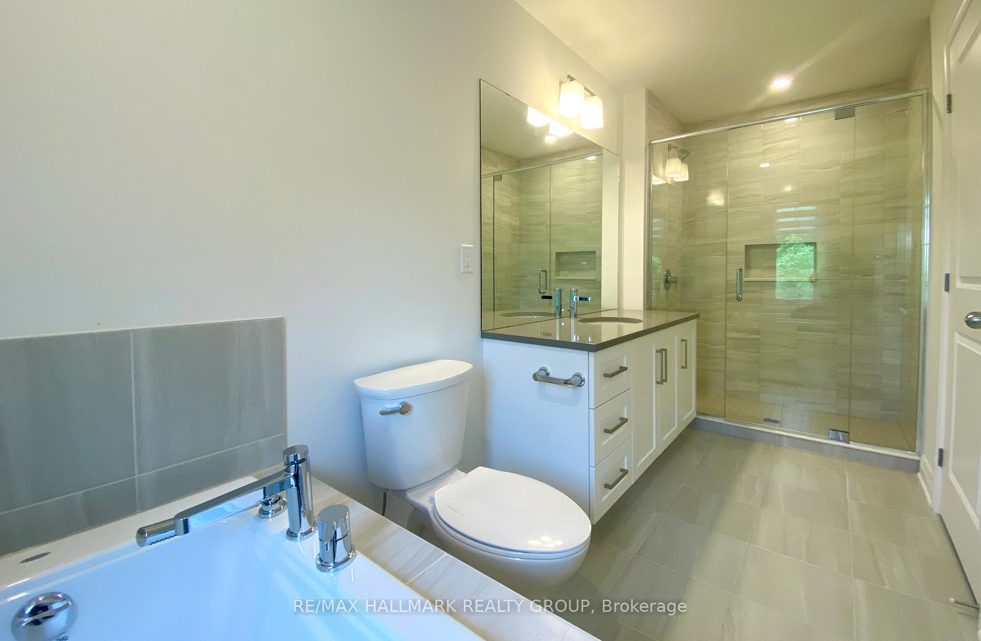 Photo 19 of 35 KINVER Private, Ottawa, Bel Air Heights — HOMEH