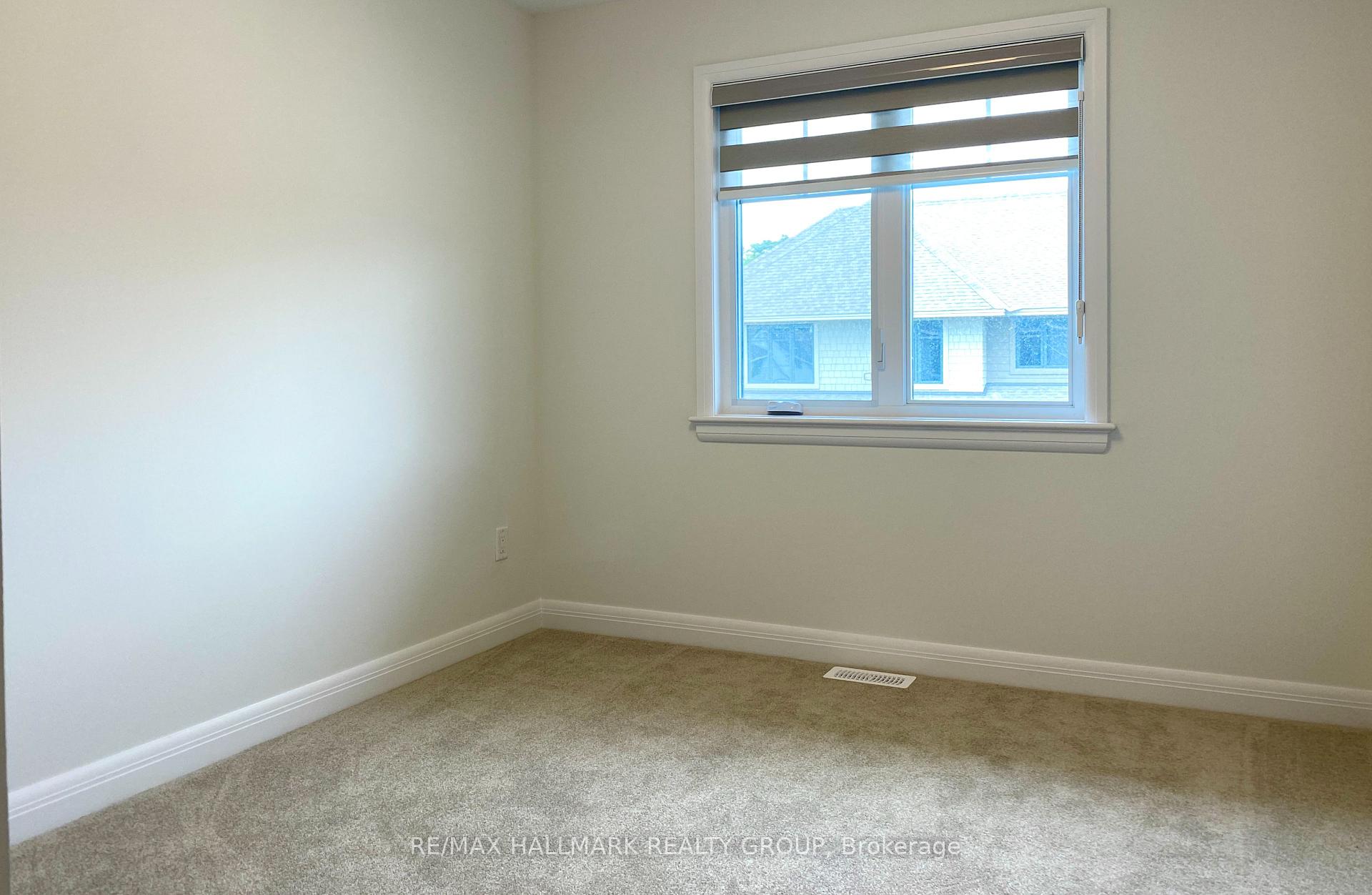 Photo 25 of 35 KINVER Private, Ottawa, Bel Air Heights — HOMEH
