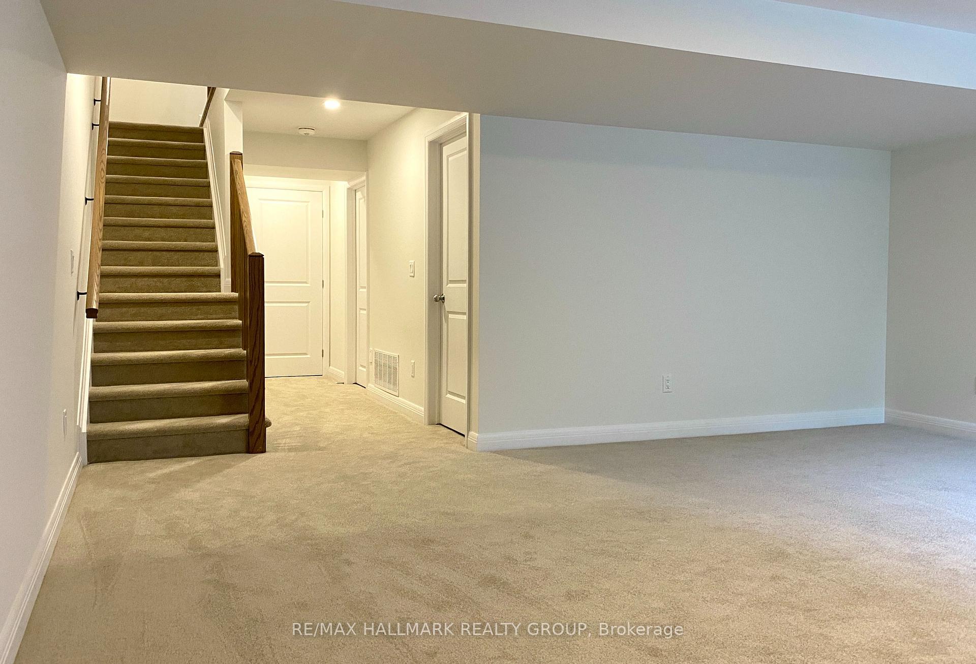 Photo 27 of 35 KINVER Private, Ottawa, Bel Air Heights — HOMEH