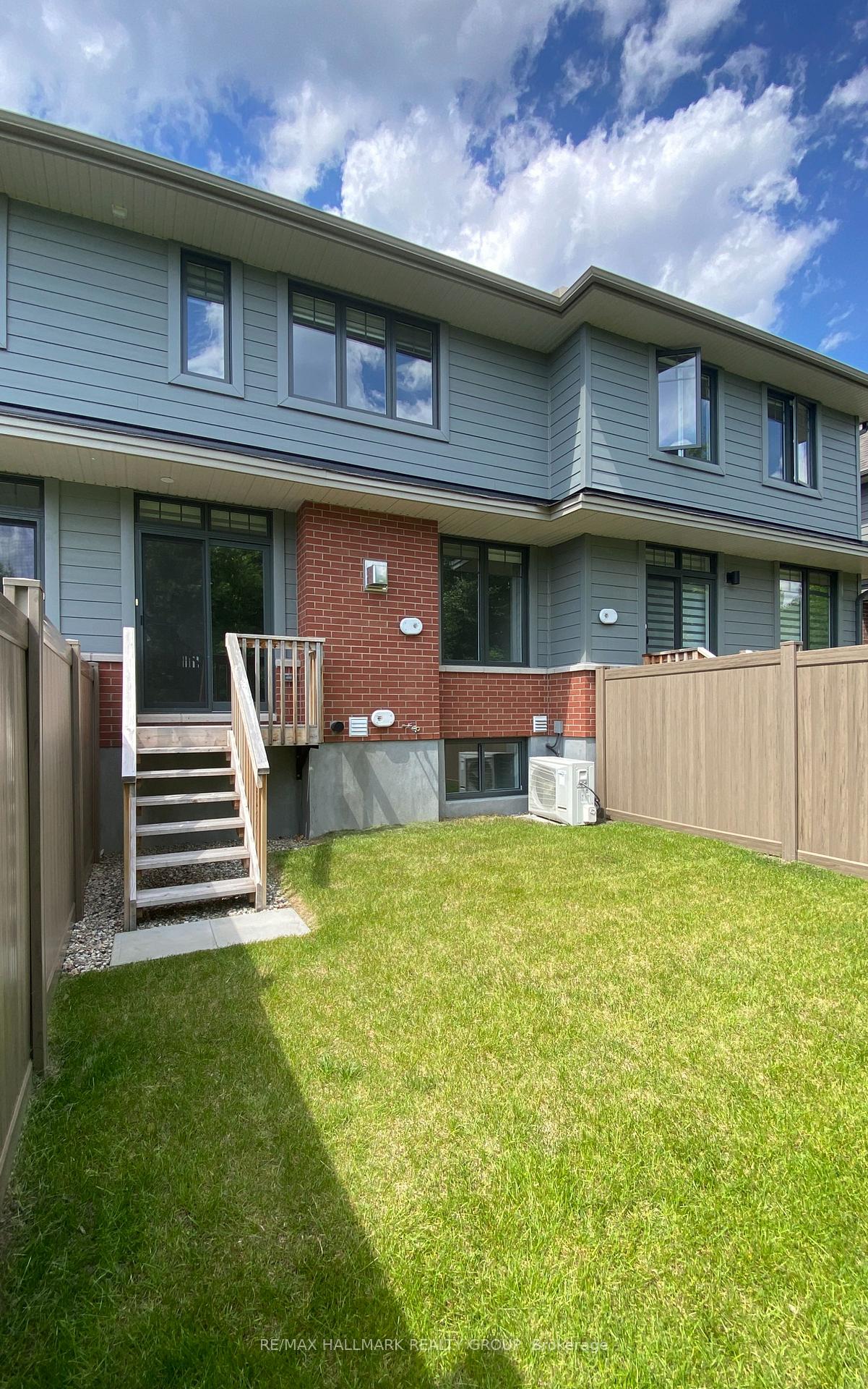 Photo 30 of 35 KINVER Private, Ottawa, Bel Air Heights — HOMEH