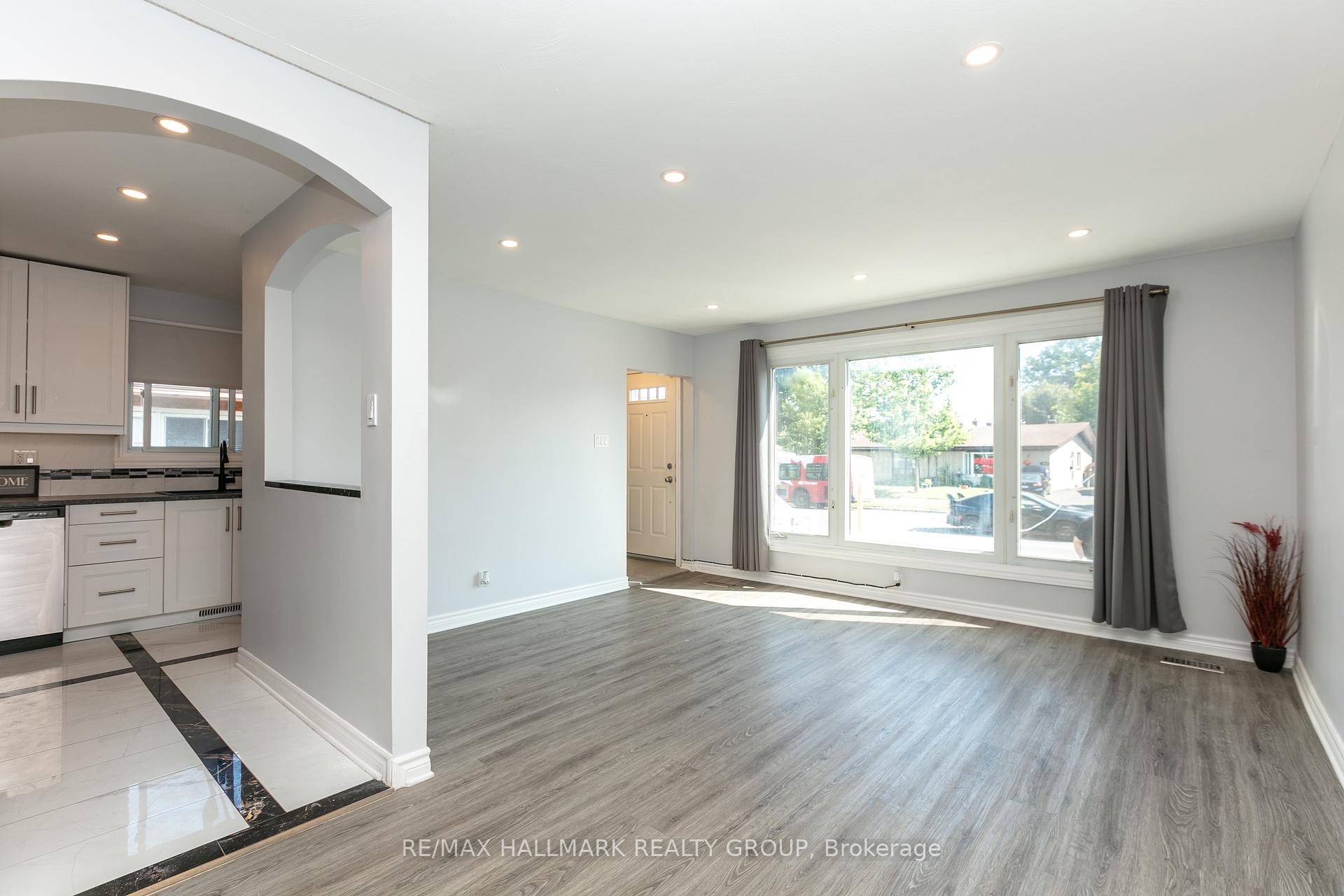 Photo 3 of 1229 Maitland Avenue, Ottawa, Copeland Park — HOMEH