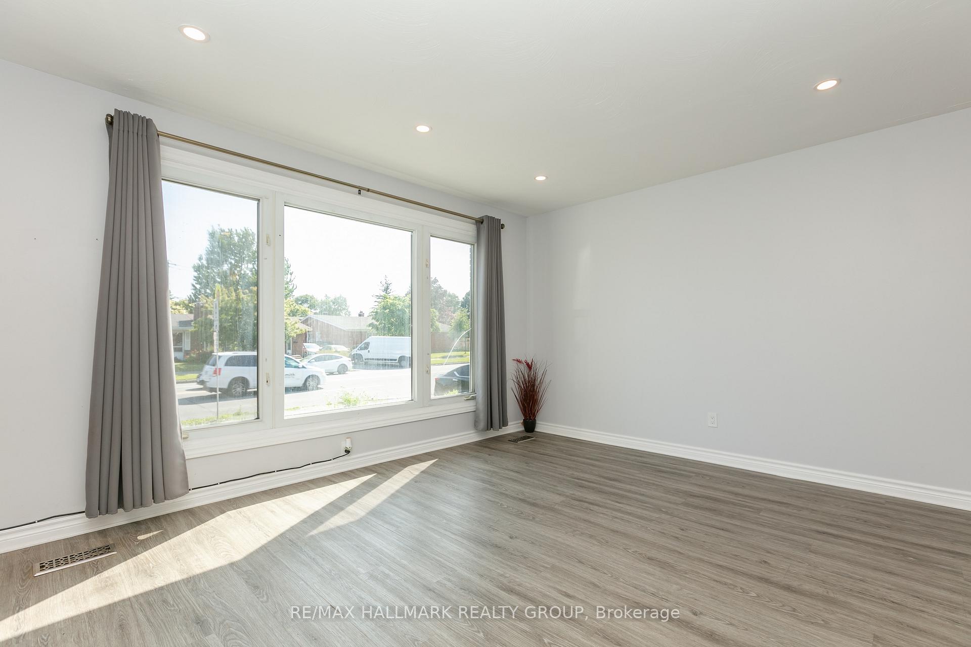 Photo 4 of 1229 Maitland Avenue, Ottawa, Copeland Park — HOMEH