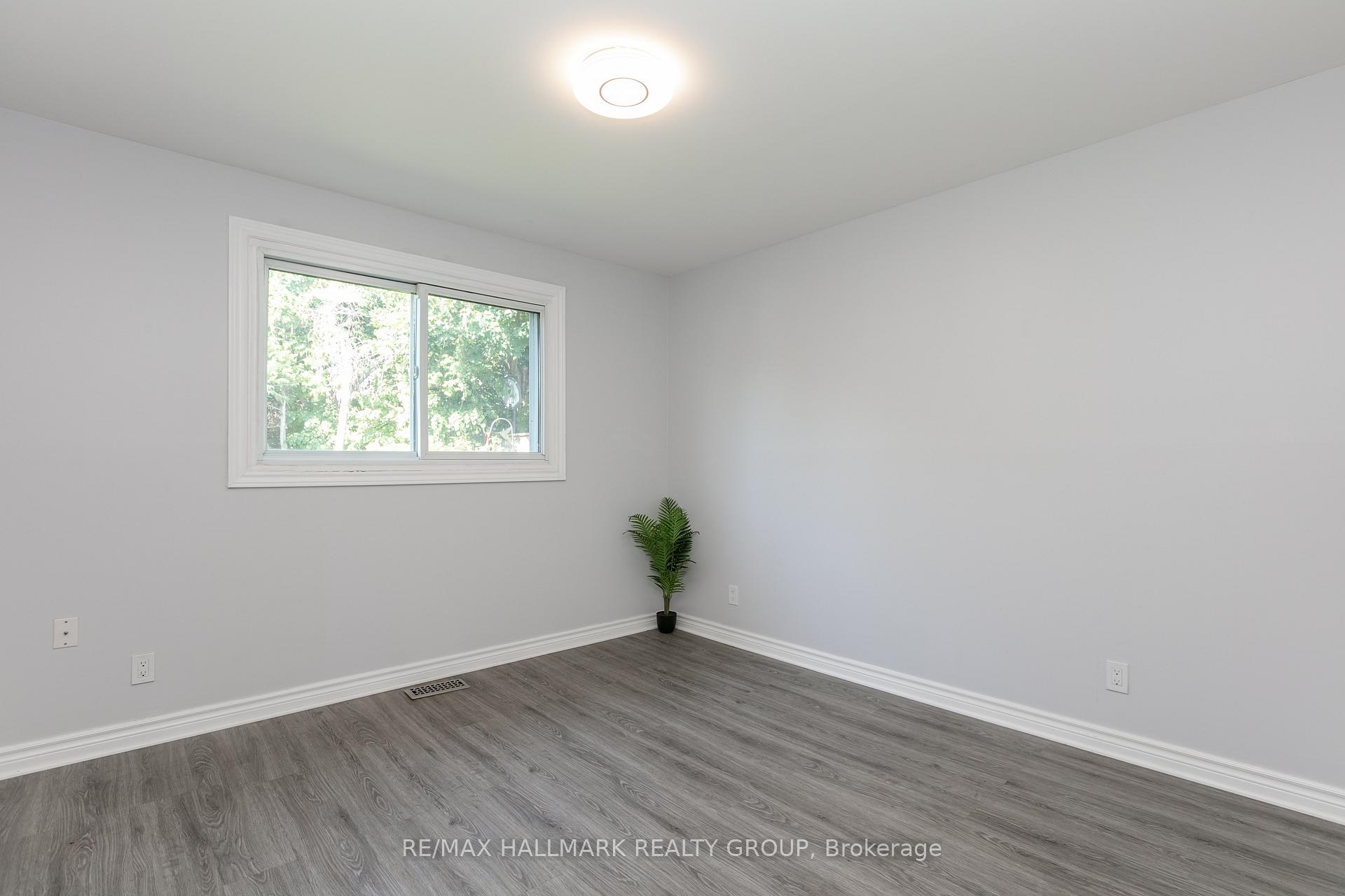 Photo 14 of 1229 Maitland Avenue, Ottawa, Copeland Park — HOMEH
