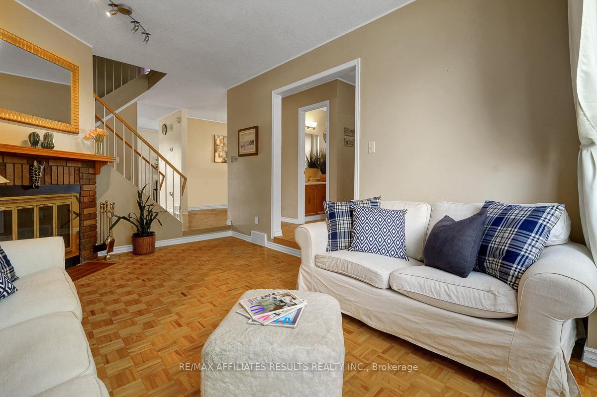 Photo 10 of 115 Pheasant Run Drive, Ottawa, Barrhaven - Pheasant Run — HOMEH