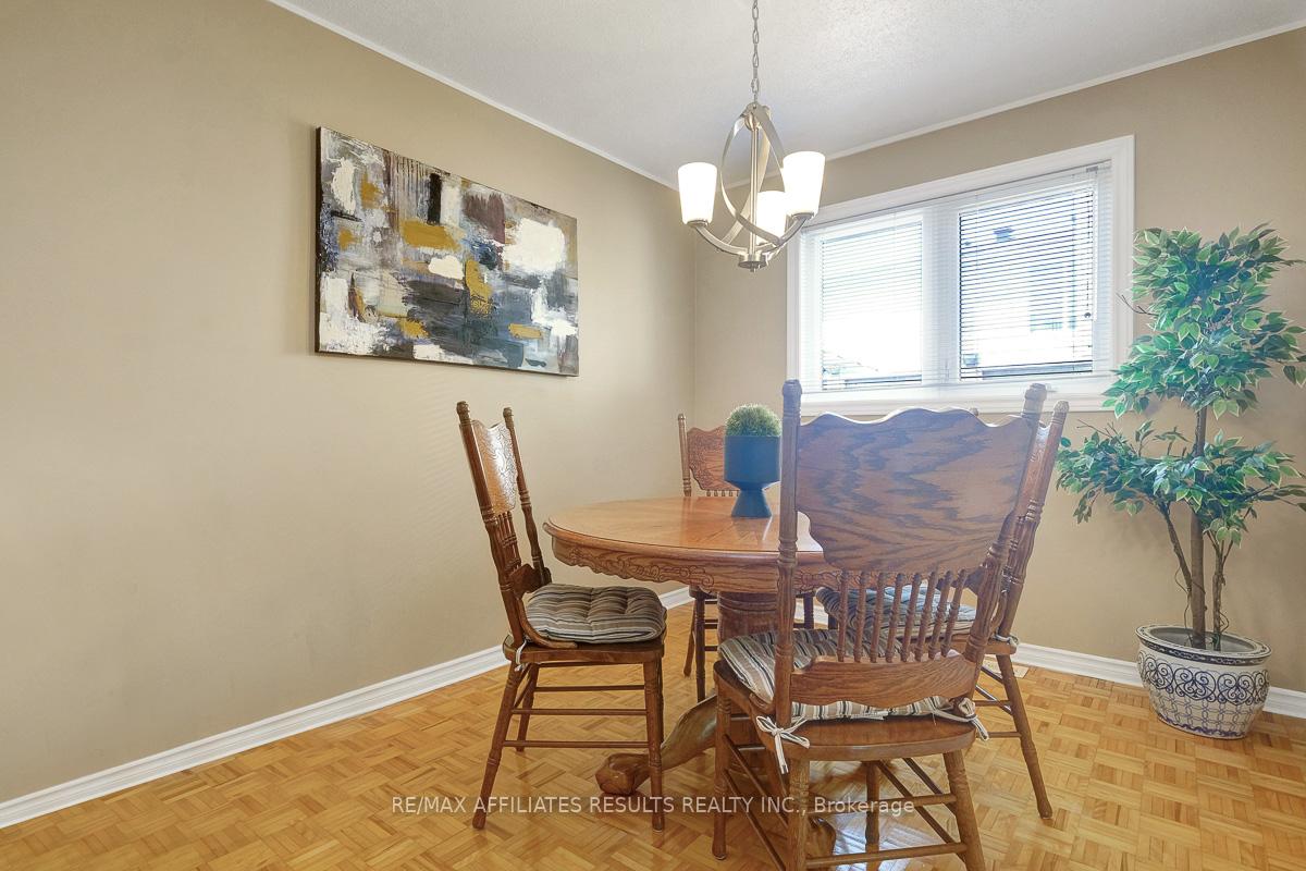 Photo 11 of 115 Pheasant Run Drive, Ottawa, Barrhaven - Pheasant Run — HOMEH