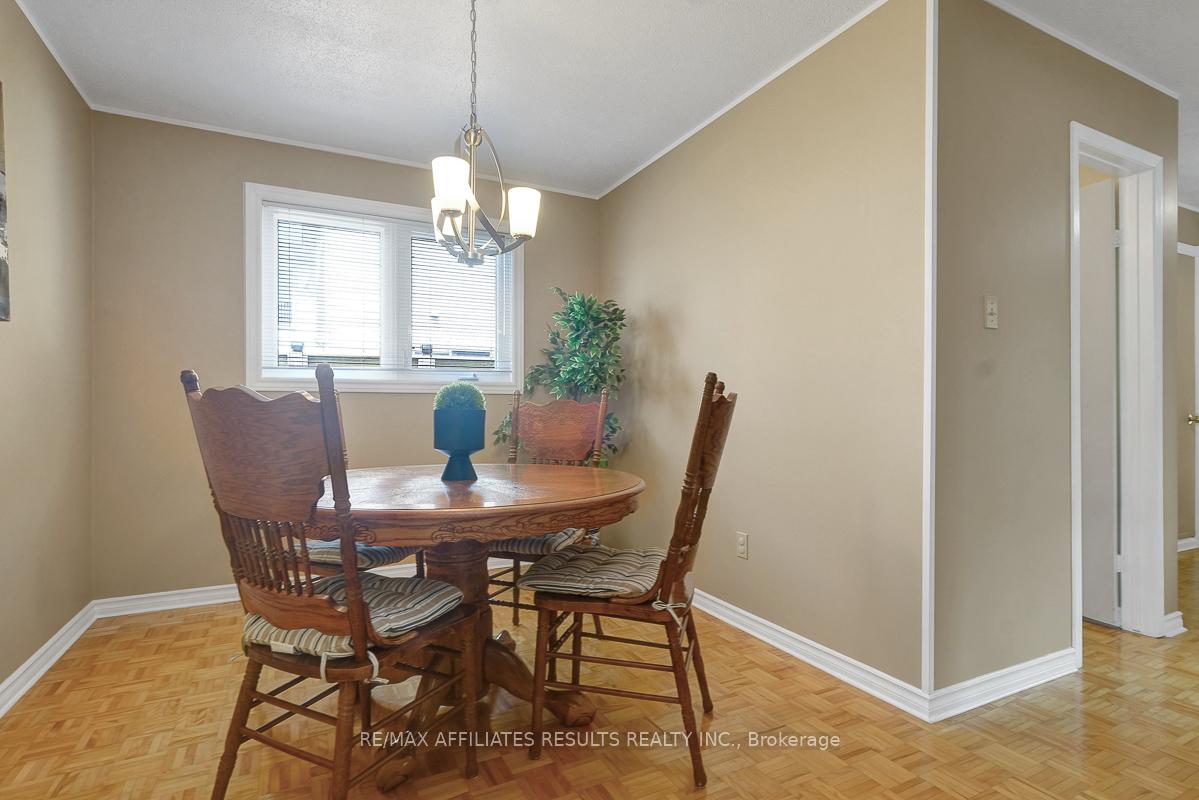 Photo 12 of 115 Pheasant Run Drive, Ottawa, Barrhaven - Pheasant Run — HOMEH