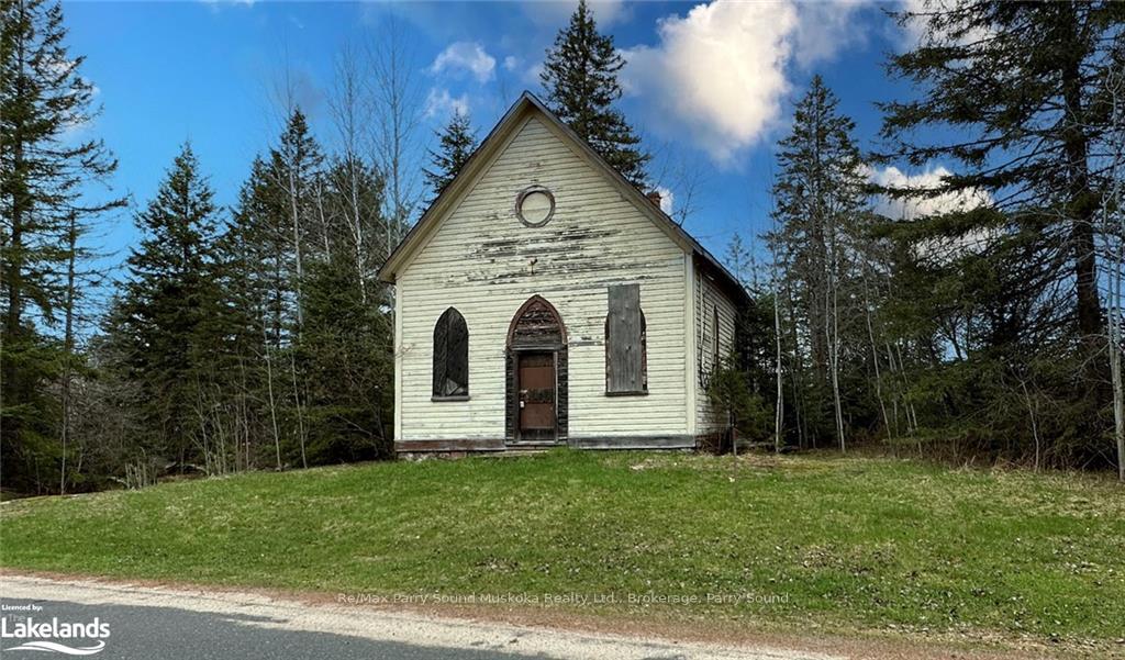 Photo 4 of 1 Ahmic Street, Magnetawan — HOMEH