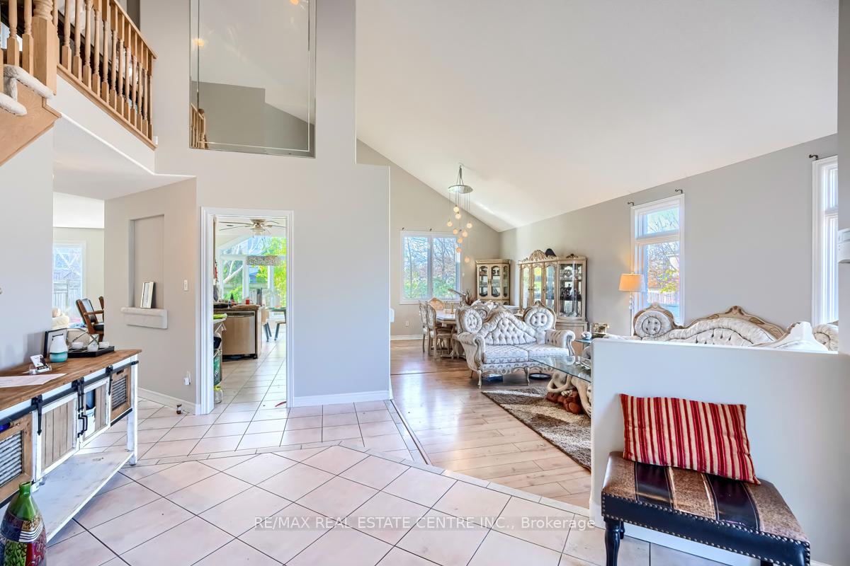 Photo 10 of 79 Gatestone Drive, Hamilton, Stoney Creek — HOMEH