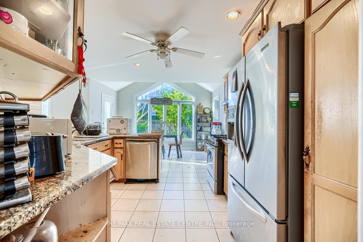 Photo 13 of 79 Gatestone Drive, Hamilton, Stoney Creek — HOMEH