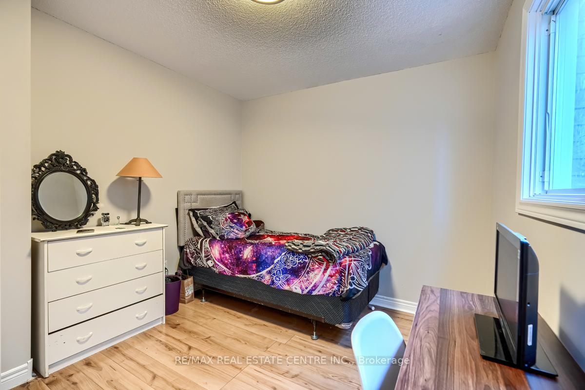 Photo 20 of 79 Gatestone Drive, Hamilton, Stoney Creek — HOMEH