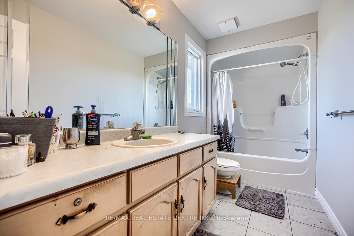 Photo 29 of 79 Gatestone Drive, Hamilton, Stoney Creek — HOMEH