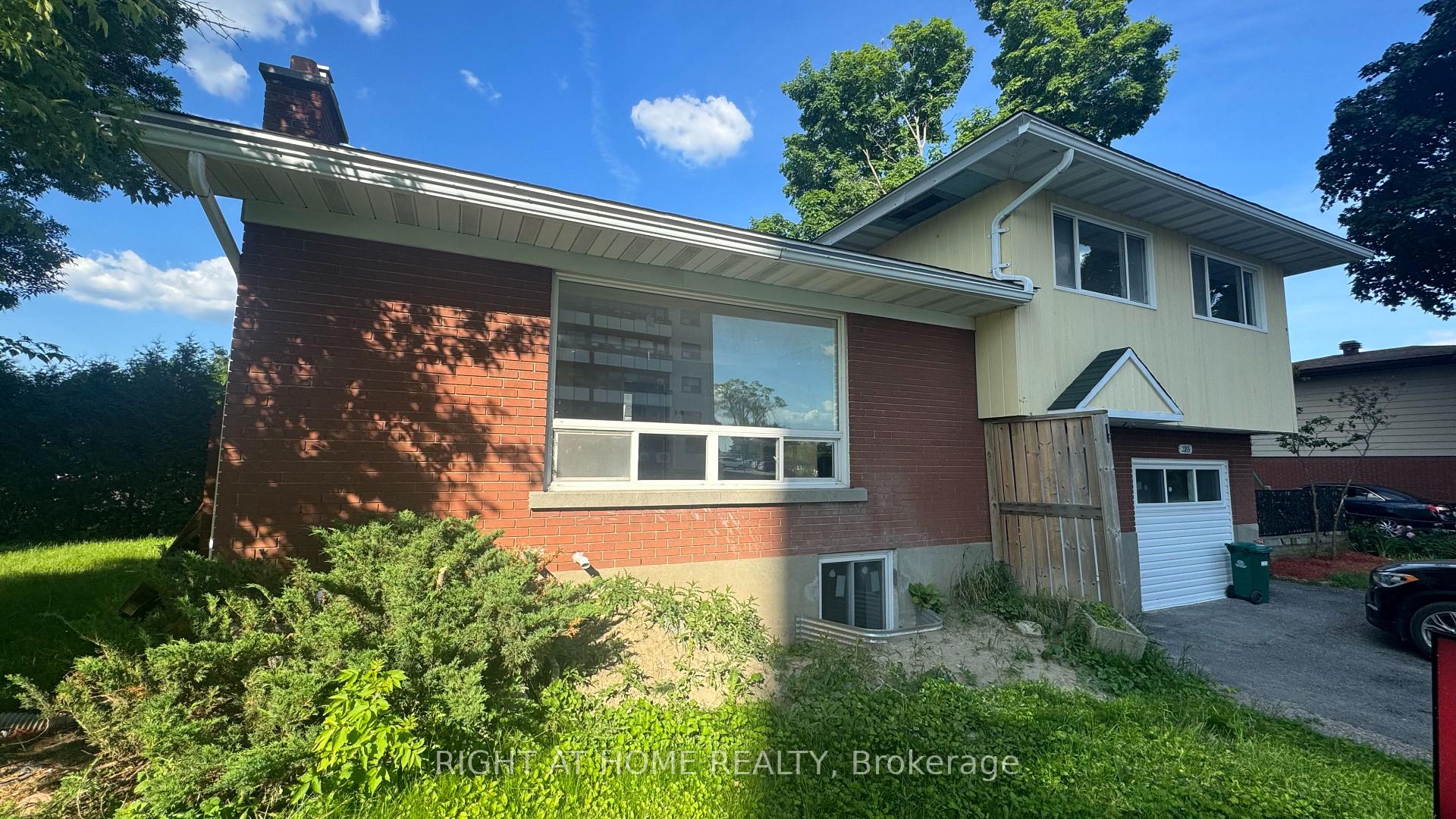 Photo 1 of Unit B, 2186 Navaho Drive, Ottawa, Bel Air Heights — HOMEH