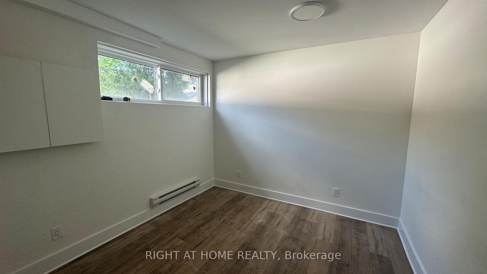 Photo 2 of Unit B, 2186 Navaho Drive, Ottawa, Bel Air Heights — HOMEH