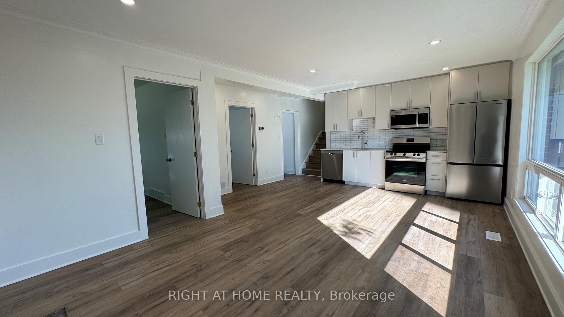 Photo 7 of Unit B, 2186 Navaho Drive, Ottawa, Bel Air Heights — HOMEH