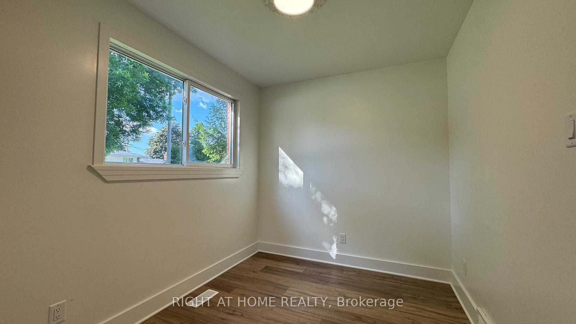Photo 9 of Unit B, 2186 Navaho Drive, Ottawa, Bel Air Heights — HOMEH