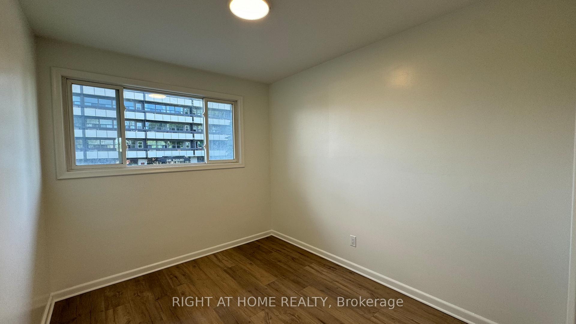 Photo 11 of Unit B, 2186 Navaho Drive, Ottawa, Bel Air Heights — HOMEH