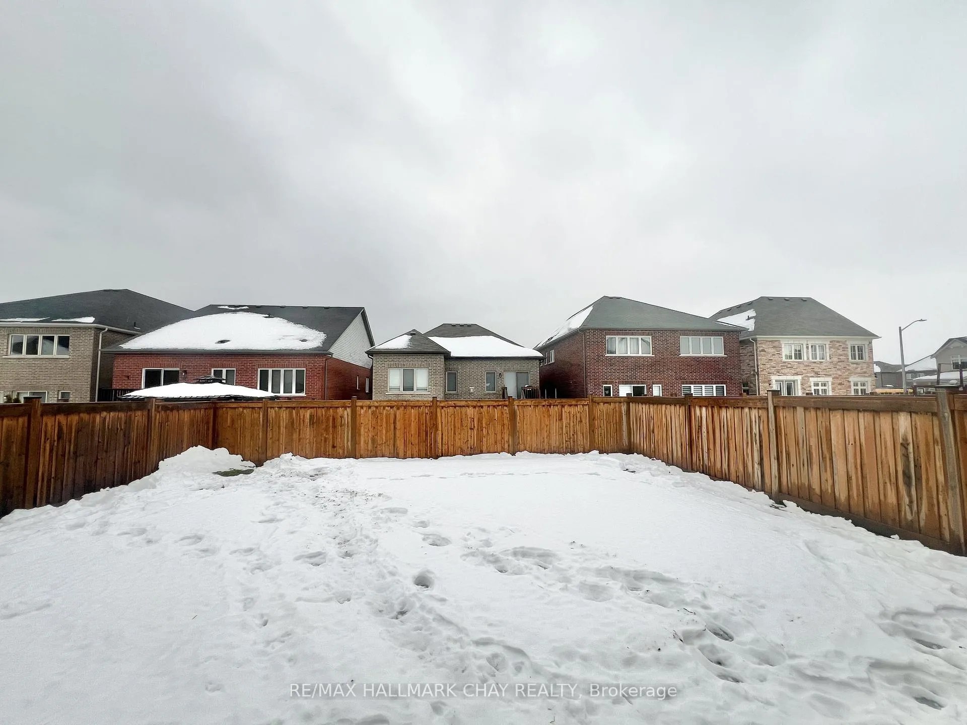 Photo 18 of 975 Barton Way, Innisfil, Rural Innisfil — HOMEH
