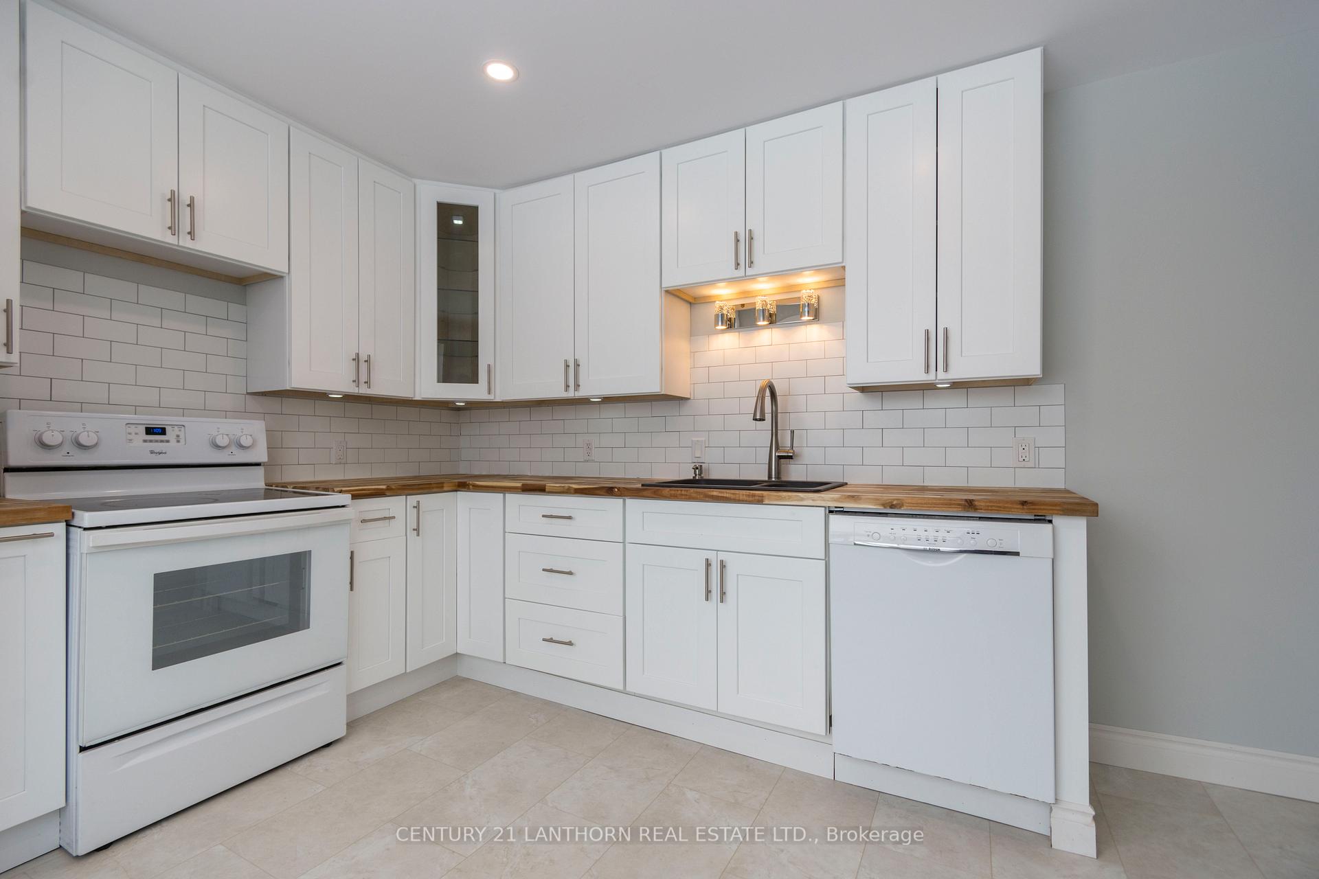 Photo 9 of Unit Unit A, 199 William Street, Stirling-Rawdon, Stirling Ward — HOMEH
