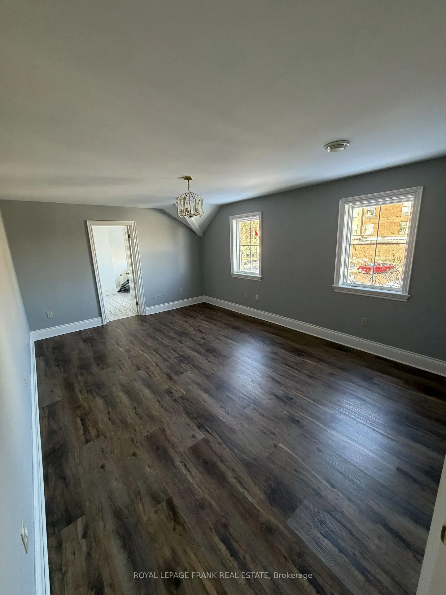 Photo 7 of Unit Upper, 64 Park Road N, Oshawa, McLaughlin — HOMEH