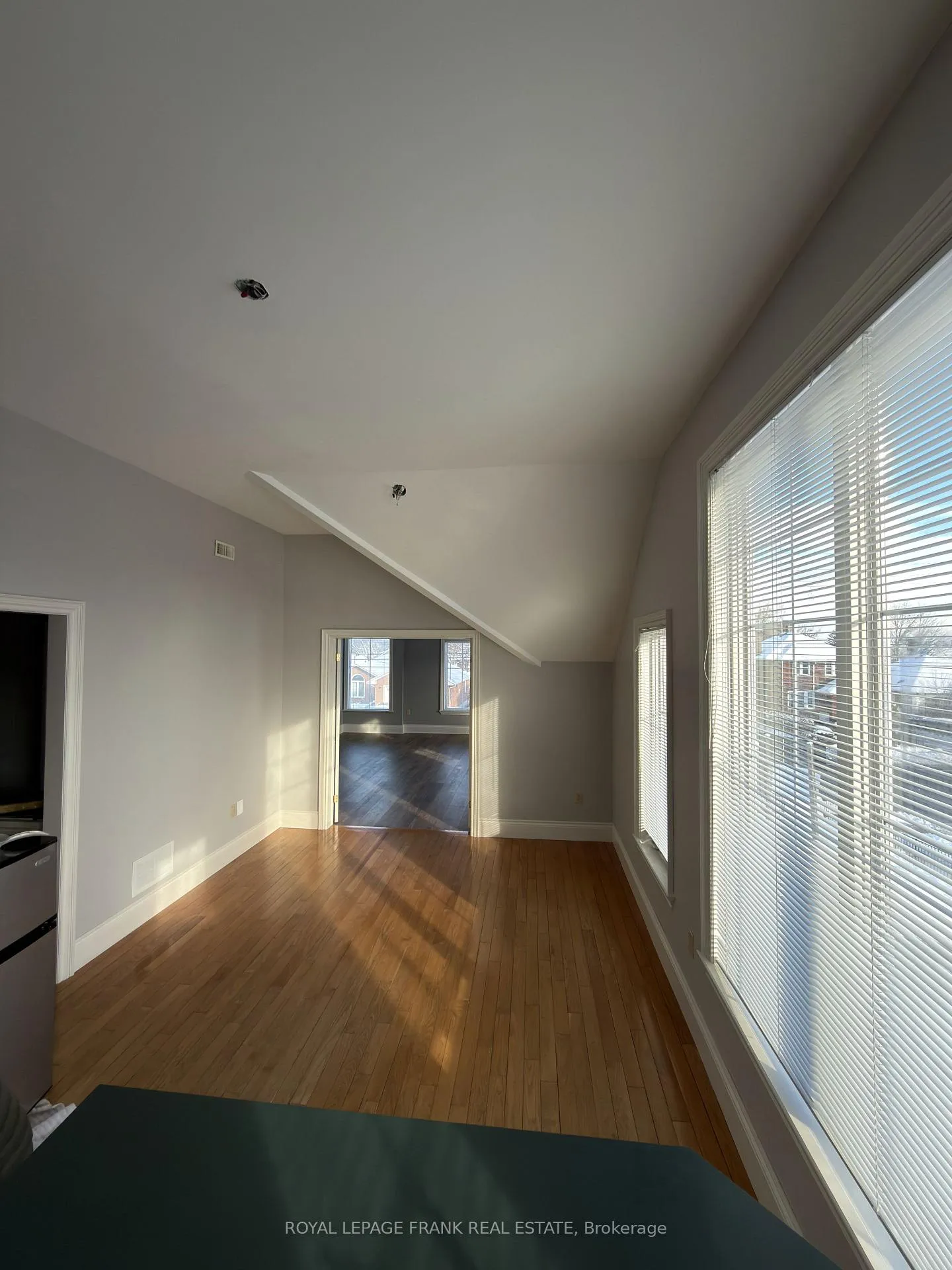 Photo 10 of Unit Upper, 64 Park Road N, Oshawa, McLaughlin — HOMEH