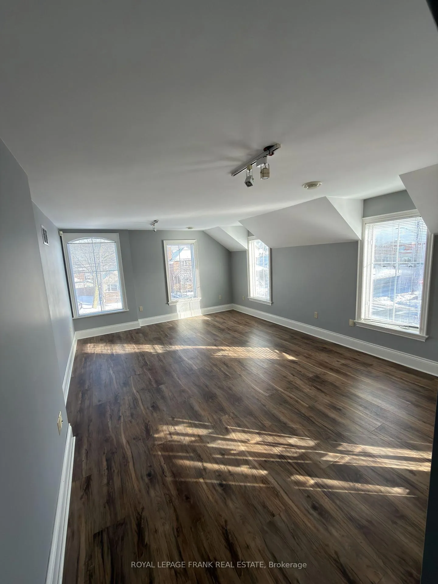Photo 11 of Unit Upper, 64 Park Road N, Oshawa, McLaughlin — HOMEH