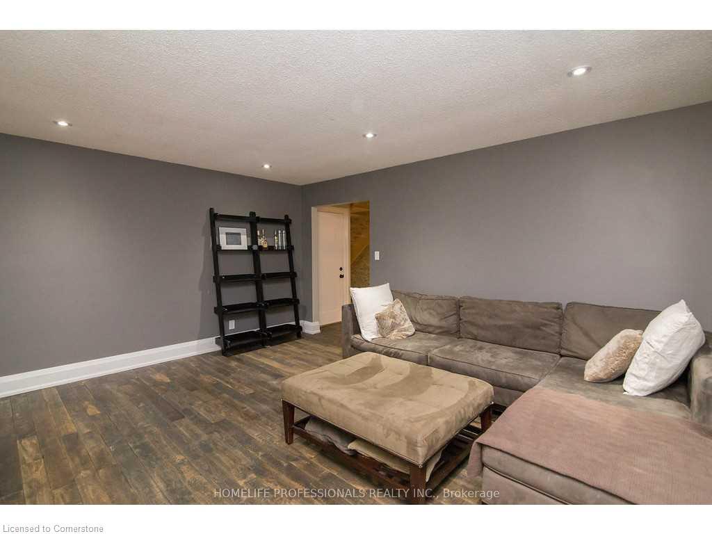 Photo 3 of 443 Cottingham Crescent, Hamilton, Ancaster — HOMEH