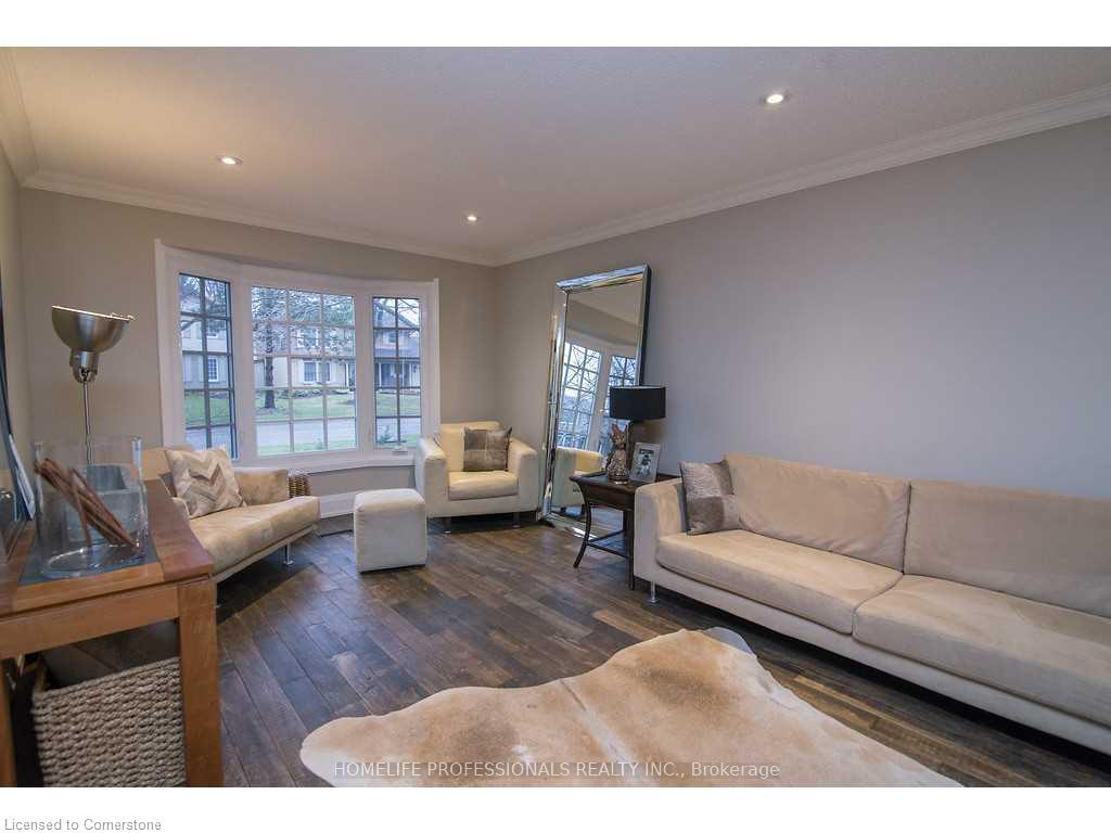 Photo 10 of 443 Cottingham Crescent, Hamilton, Ancaster — HOMEH