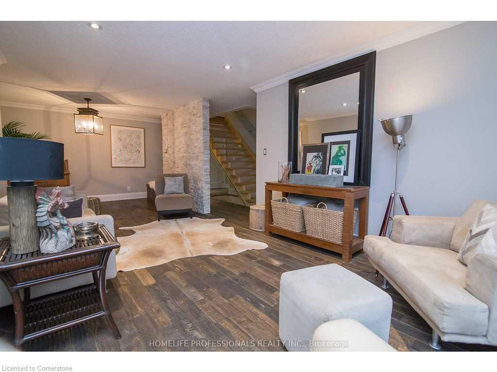 Photo 11 of 443 Cottingham Crescent, Hamilton, Ancaster — HOMEH