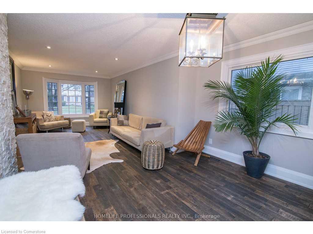 Photo 12 of 443 Cottingham Crescent, Hamilton, Ancaster — HOMEH