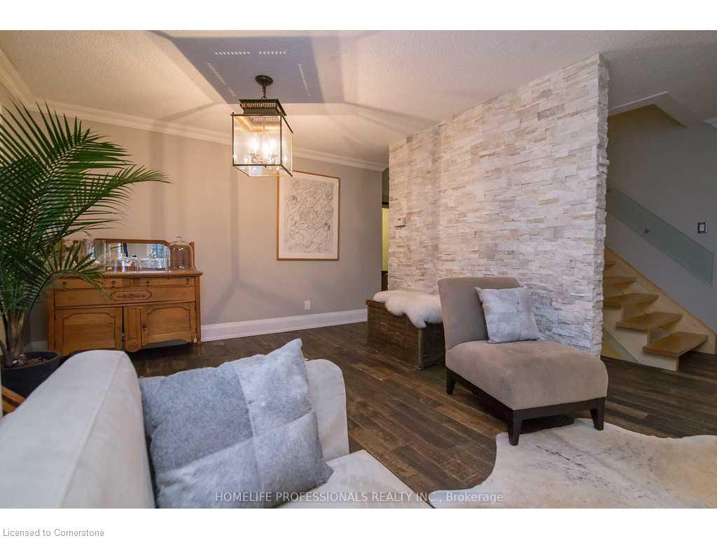 Photo 13 of 443 Cottingham Crescent, Hamilton, Ancaster — HOMEH
