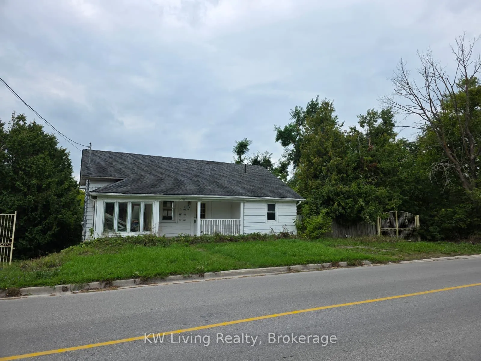 Photo of 301 Victoria Avenue