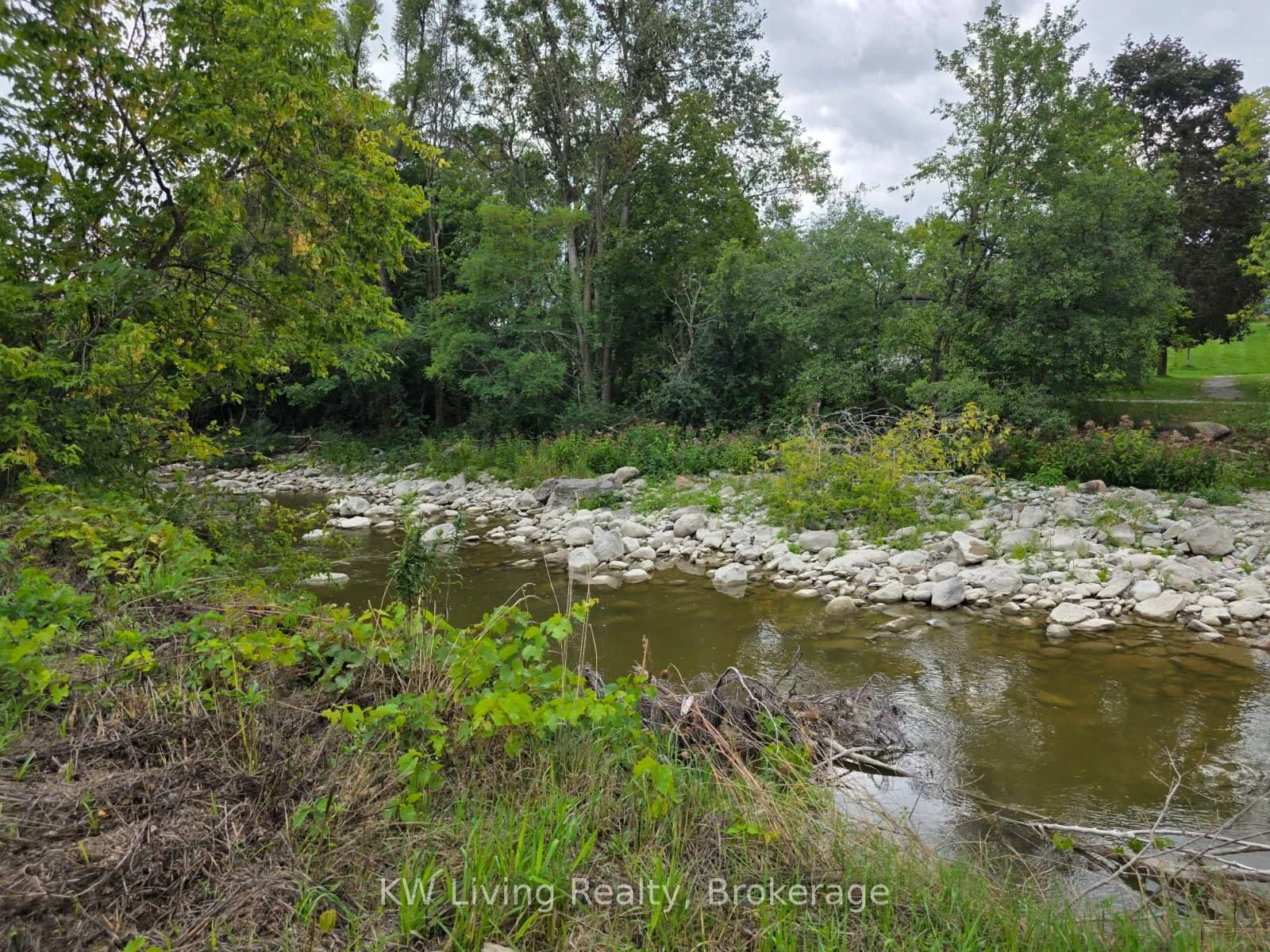 Photo 4 of 301 Victoria Avenue, Brock, Beaverton — HOMEH