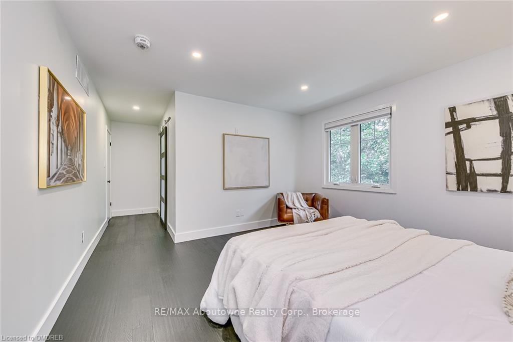 Photo 2 of 818 Haig Road, Hamilton, Ancaster — HOMEH