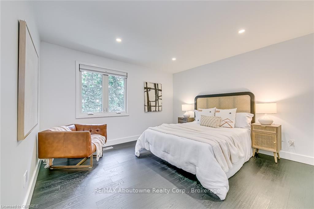 Photo 3 of 818 Haig Road, Hamilton, Ancaster — HOMEH