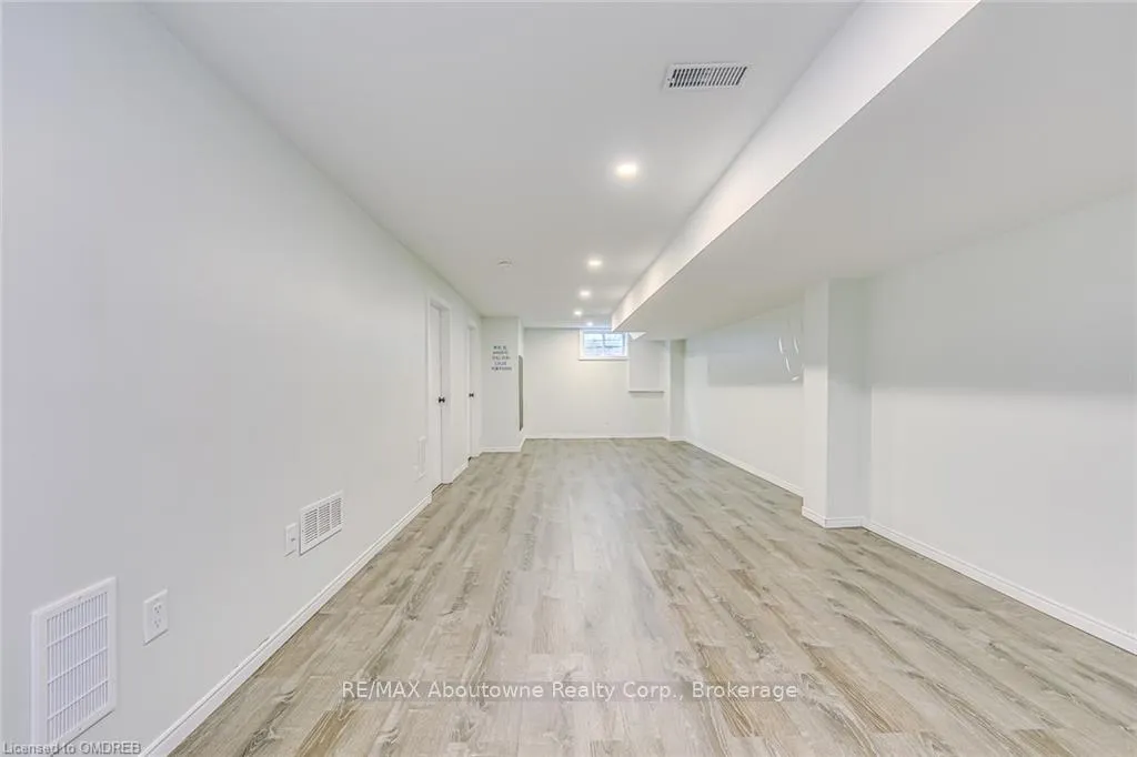 Photo 45 of 818 Haig Road, Hamilton, Ancaster — HOMEH