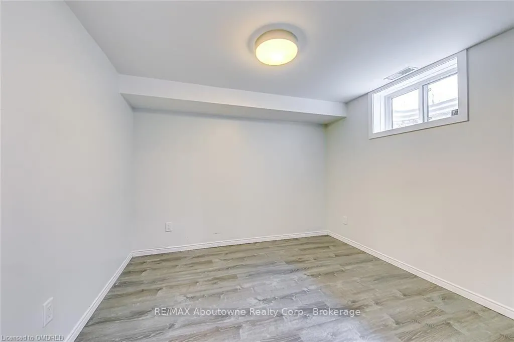 Photo 47 of 818 Haig Road, Hamilton, Ancaster — HOMEH