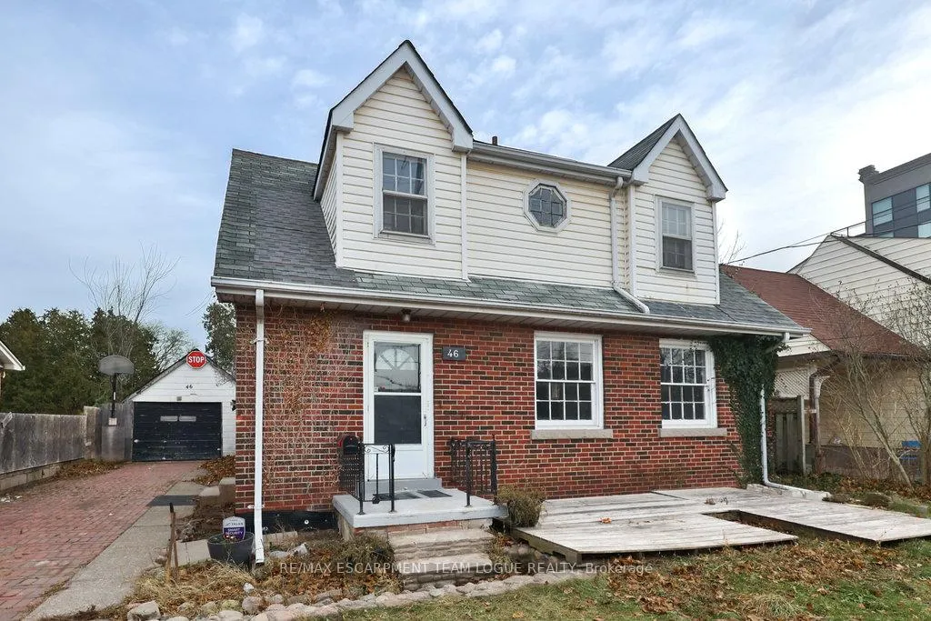 Front of 46 Plains Road E