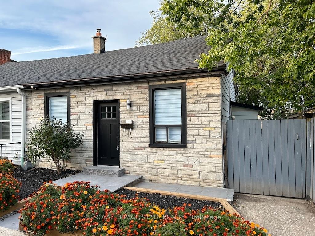 Photo 1 of 122 Peter Street, Hamilton, Strathcona — HOMEH