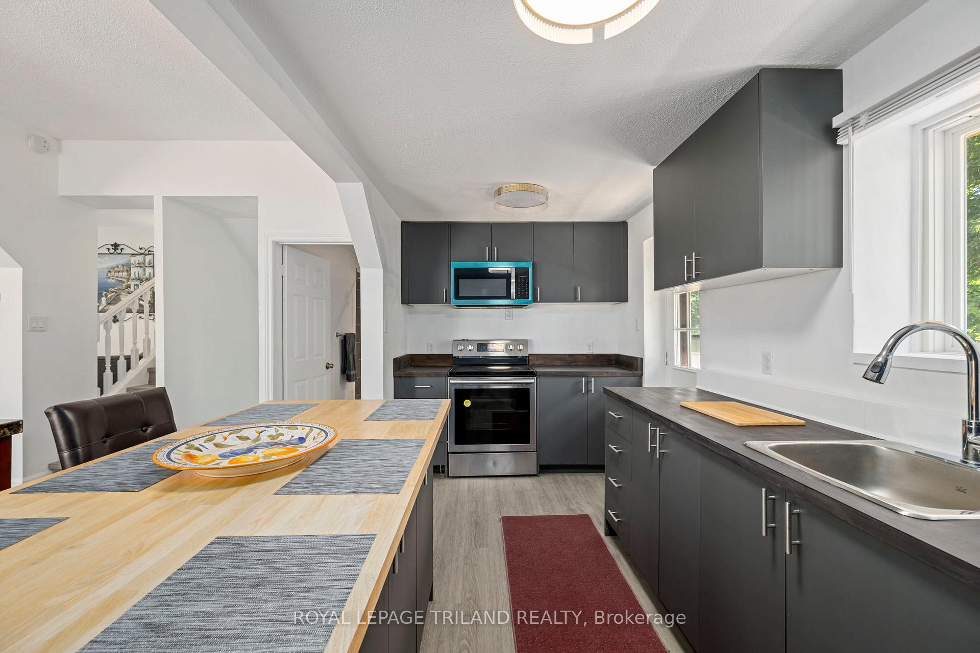Photo 12 of 403 Tower Heights Drive, Central Elgin, Port Stanley — HOMEH