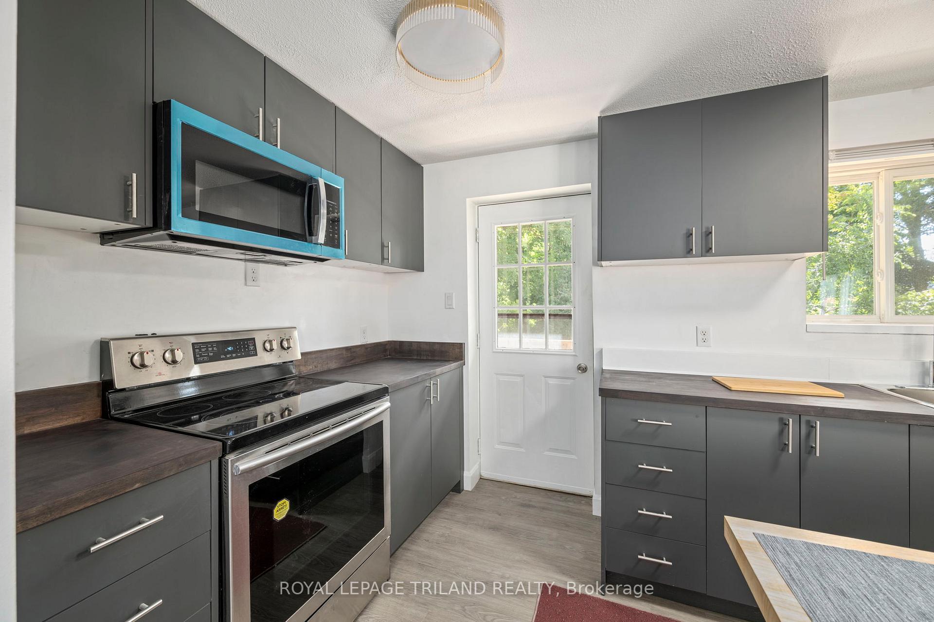 Photo 13 of 403 Tower Heights Drive, Central Elgin, Port Stanley — HOMEH