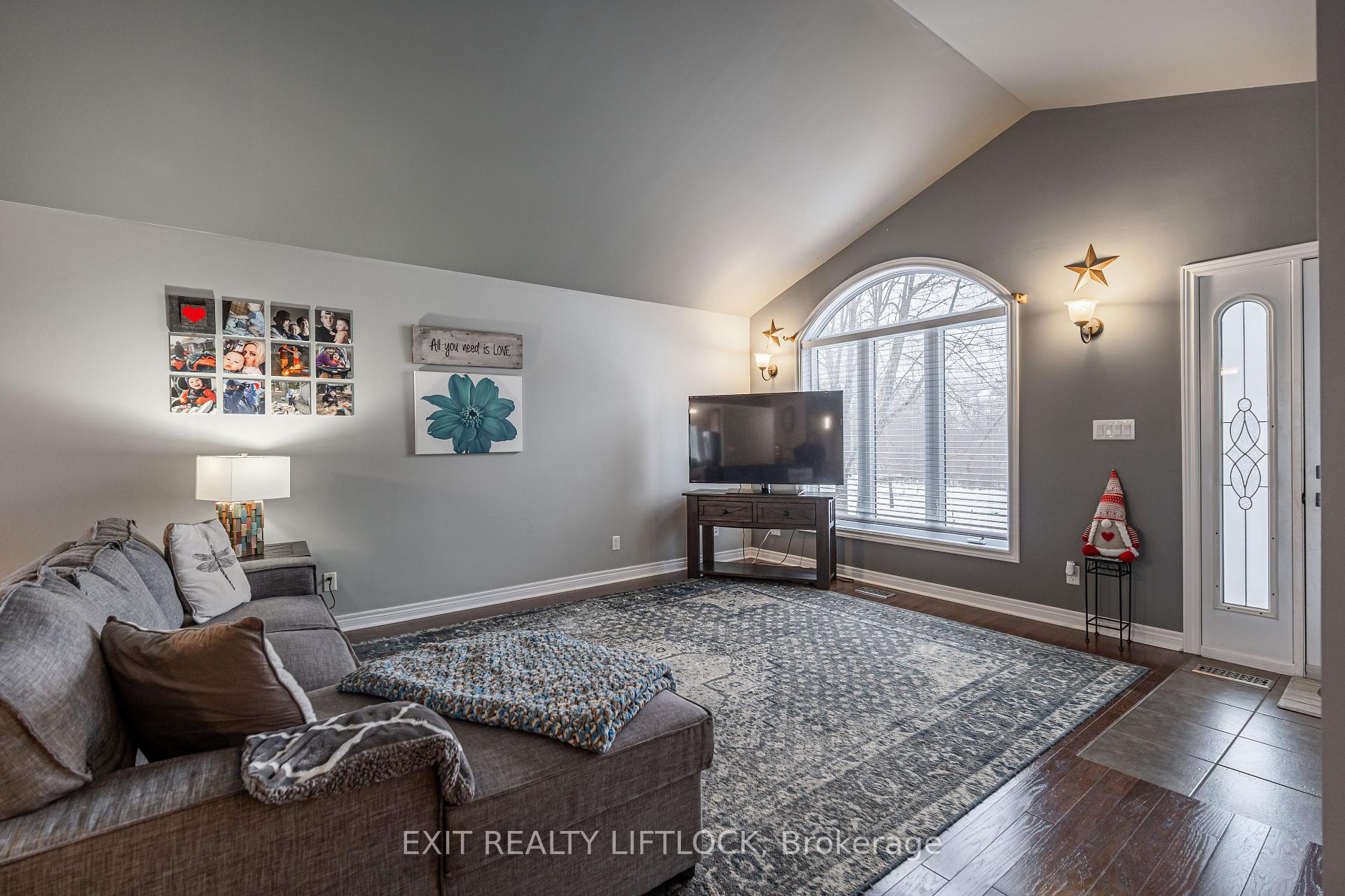 Photo 5 of 677 Golf Course Road, Douro-Dummer — HOMEH