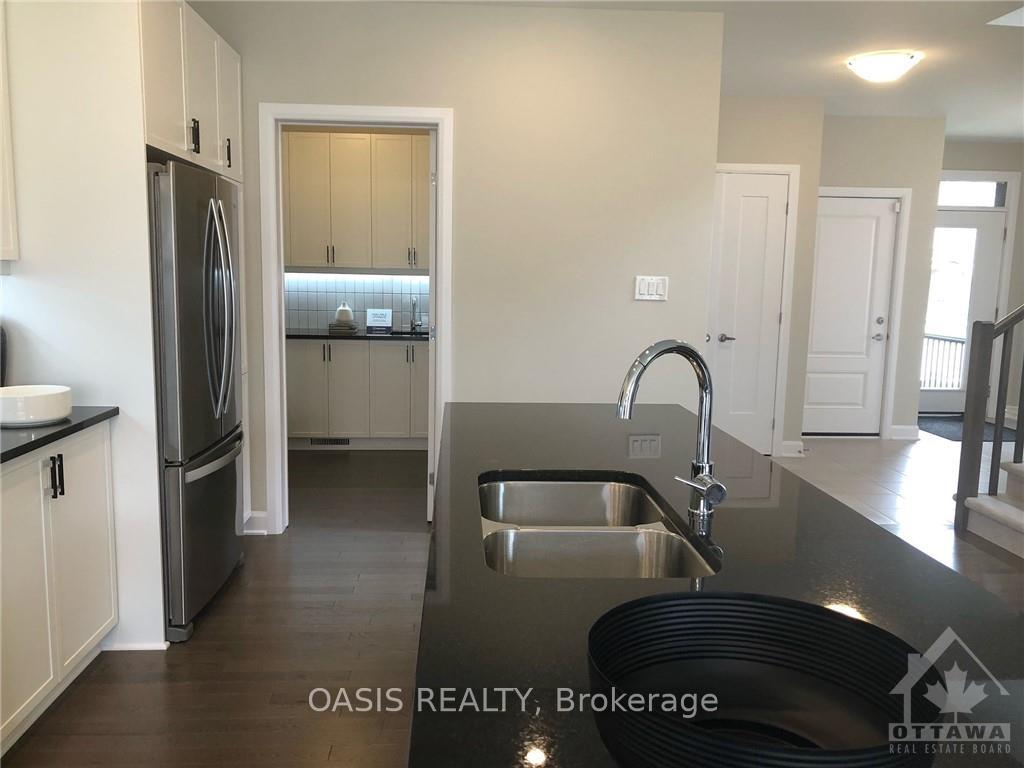 Photo 4 of 519 Edenwylde Drive, Ottawa, Remainder of Stittsville & Area — HOMEH