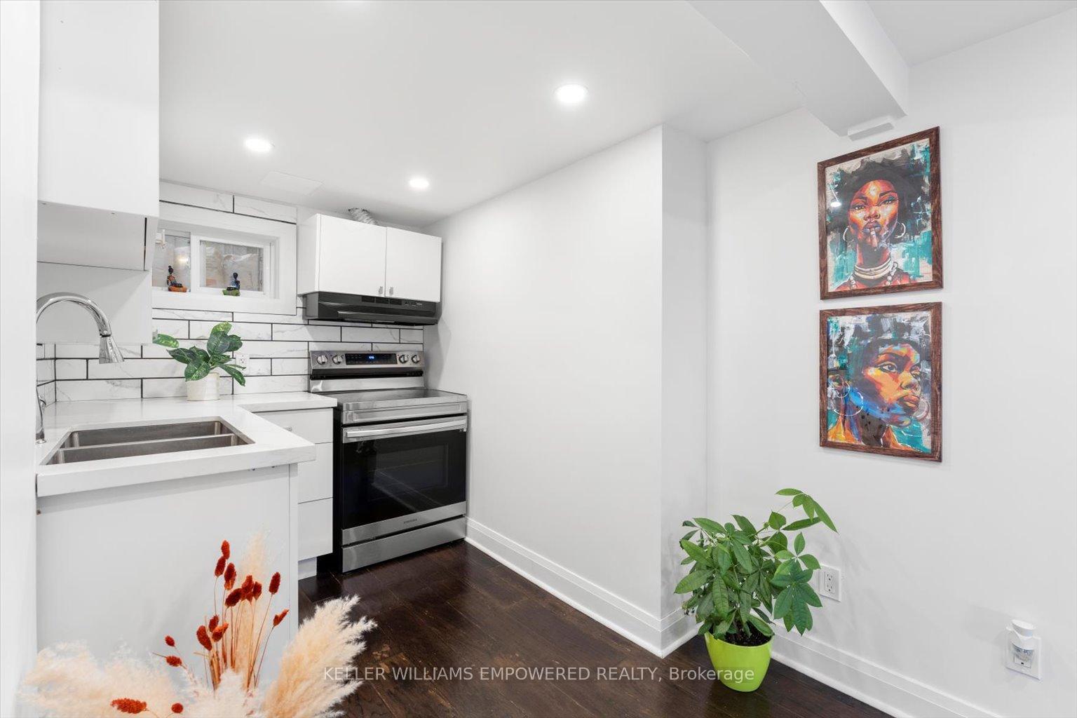 Photo 14 of Unit (Lower 2), 65 Murray Drive, Aurora, Aurora Highlands — HOMEH